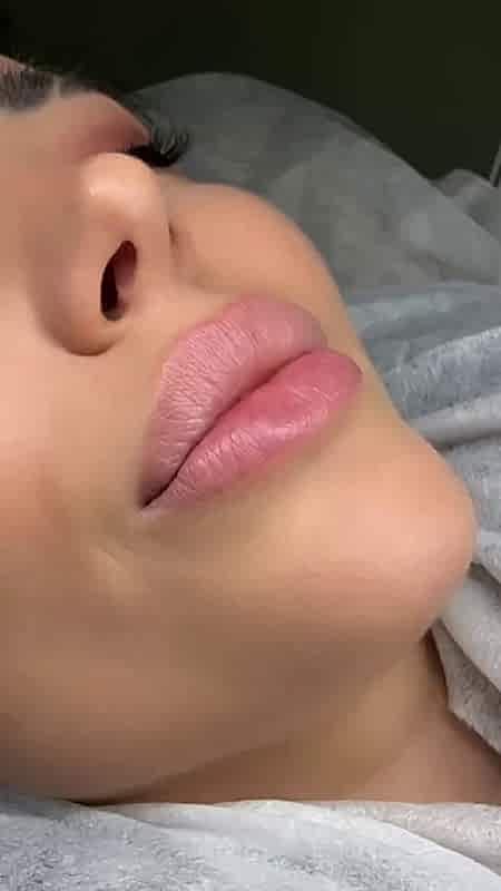 Перманентный макияж губ