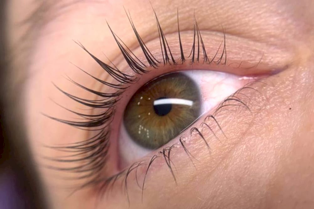 Всё о ламинировании ресниц: эффект, противопоказания, рекомендации