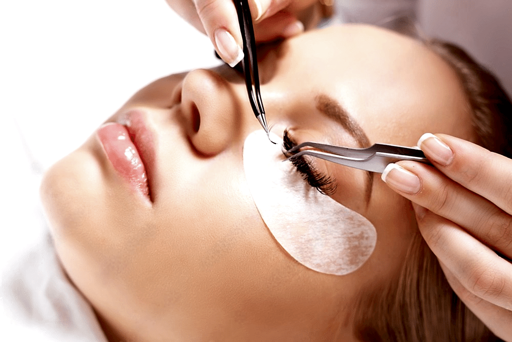 Как стать мастером по наращиванию ресниц: полезные советы для новичков