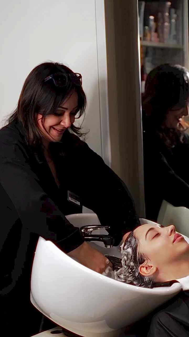 Уход заволсоами в салоне City Nails