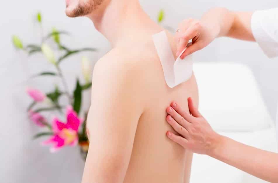 Эпиляция волос на спине