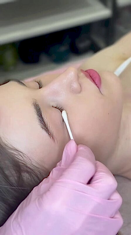 laminirovanie-resnic-process-raboty-1