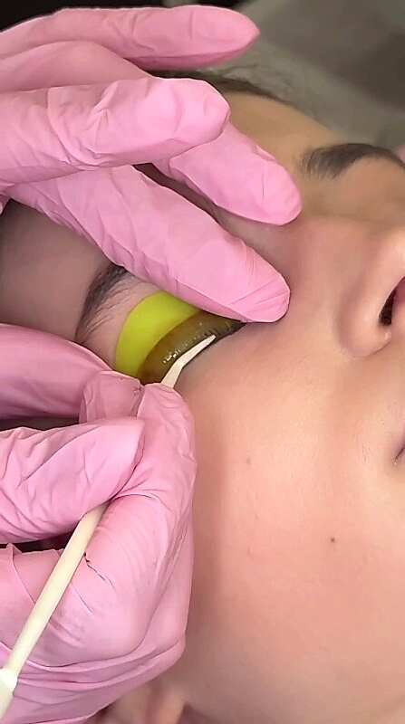 laminirovanie-resnic-process-raboty-2