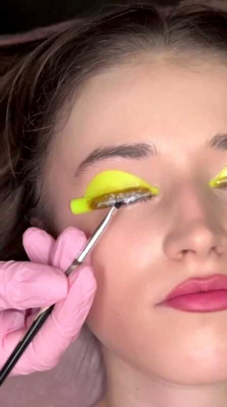 laminirovanie-resnic-process-raboty-4