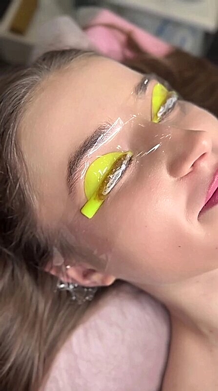 laminirovanie-resnic-process-raboty-6