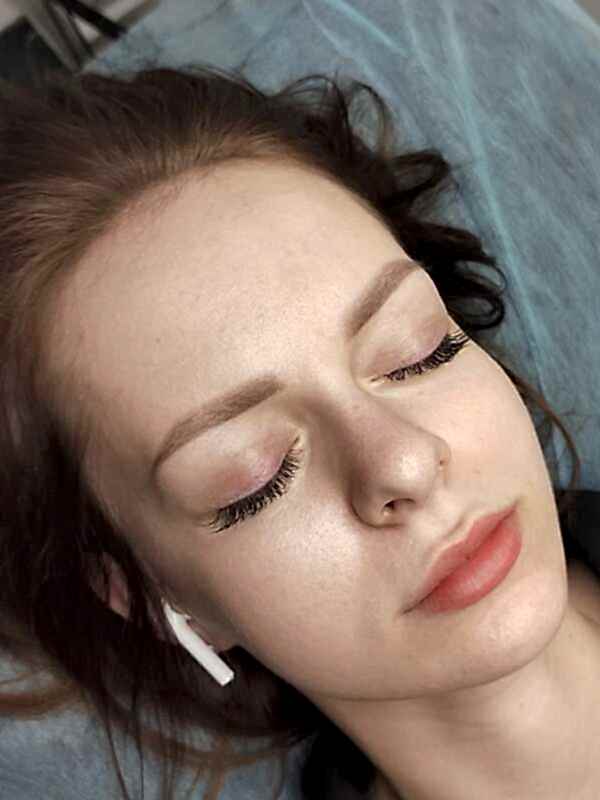 Коррекция бровей