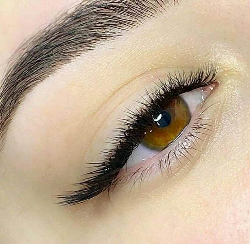 Коррекция бровей