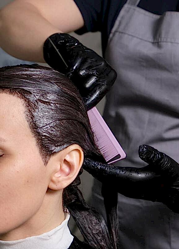 professionalnoe-okrashivanie-volos-10