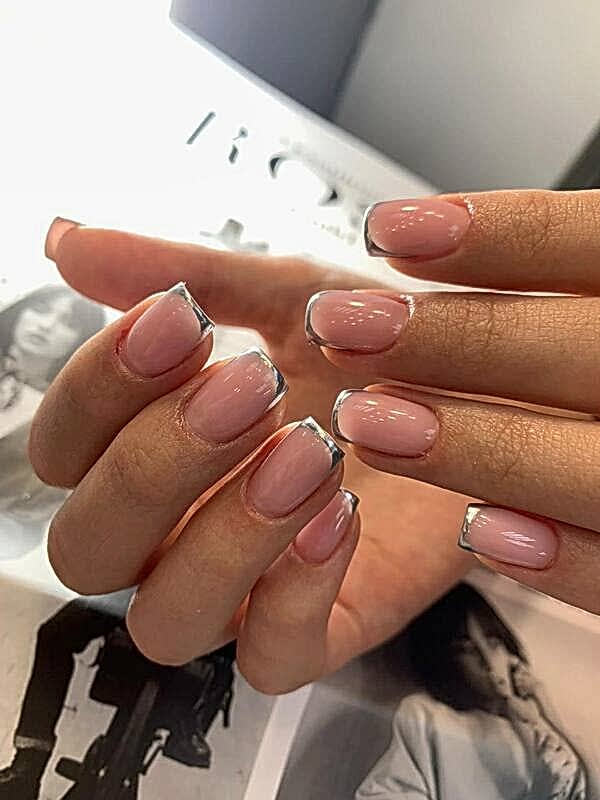 naraschivanie-i-ukreplenie-nogtej-1