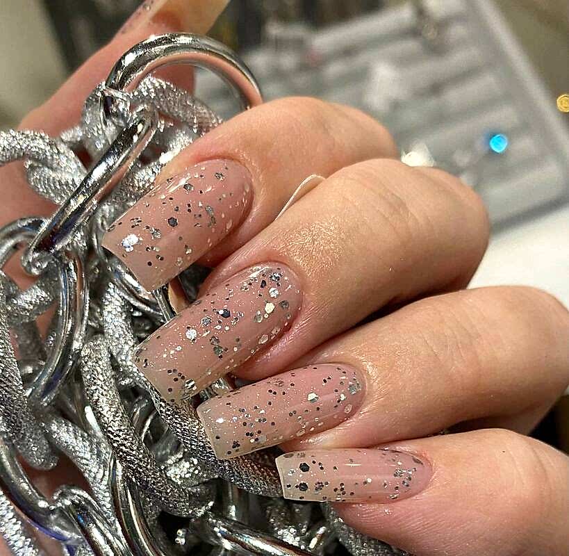 naraschivanie-i-ukreplenie-nogtej-13