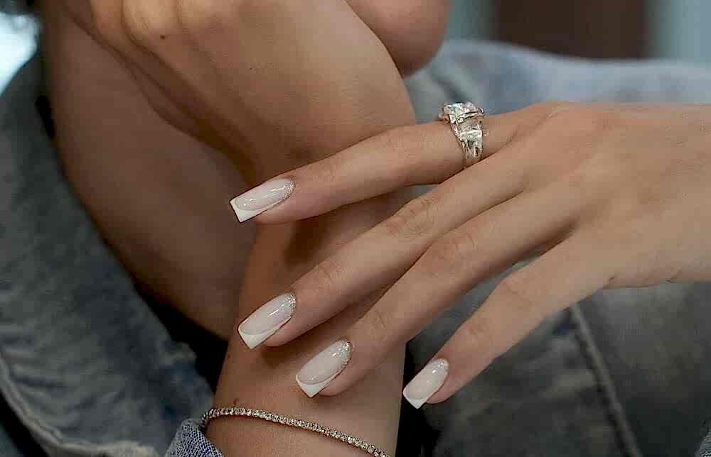 naraschivanie-i-ukreplenie-nogtej-2